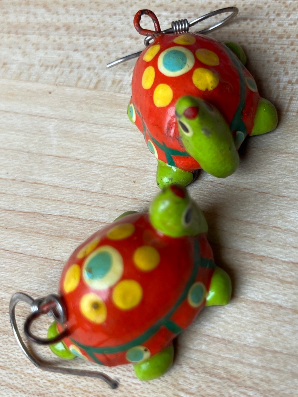 VINTAGE JHB International Hand-Painted Turtle Earrings 🐢 80s Novelty